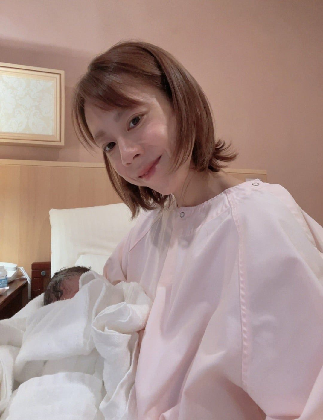高橋真麻 41歳　第2子出産を報告「愛おしく守るべき存在がまた一人増えた」　産後の腰痛など“体の変化”も明かす