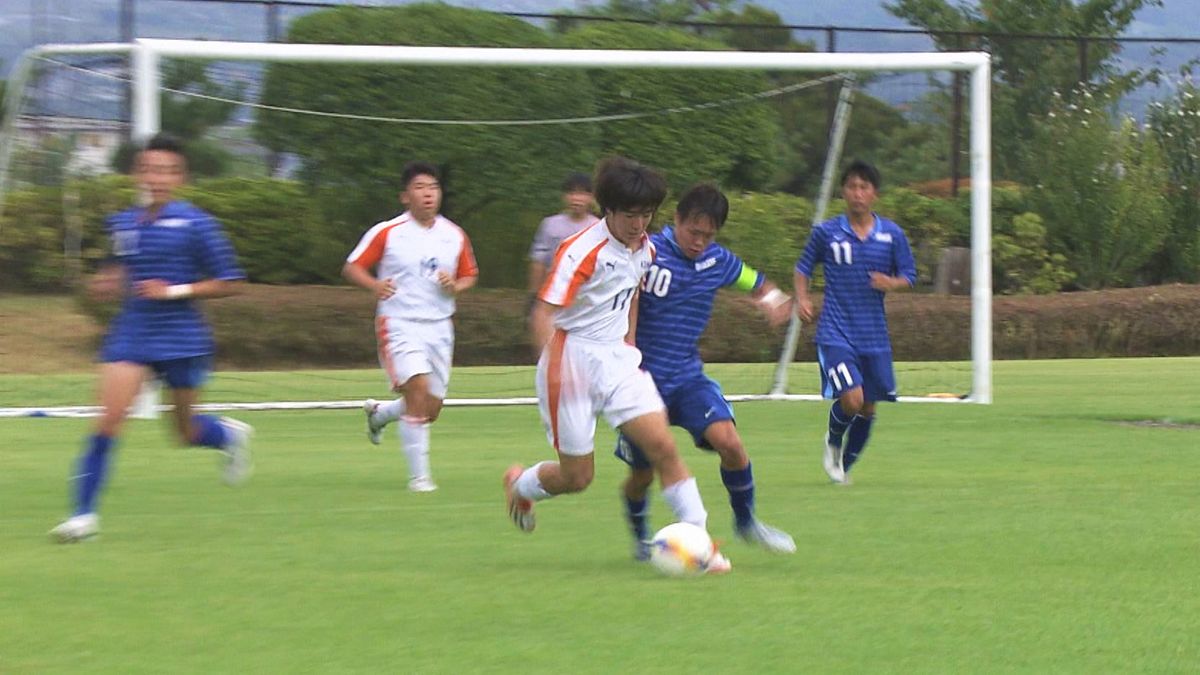 全国高校サッカー選手権山梨県大会が開幕 巨摩など8校が初戦突破