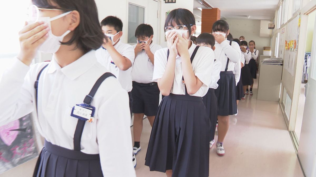 30キロ圏外まで避難も…伊方原発での事故に備え 小学校で避難訓練【愛媛】