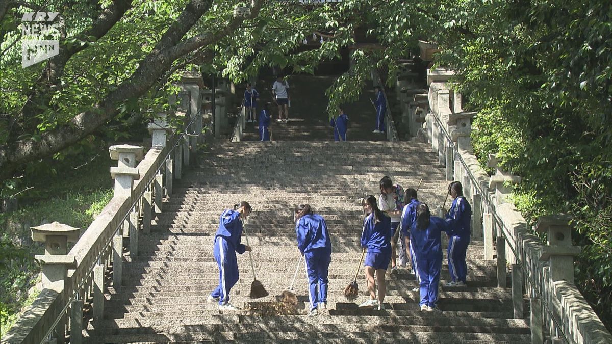13年前から続く地域への恩返し～華陵高校の全校生徒が学校周辺を清掃