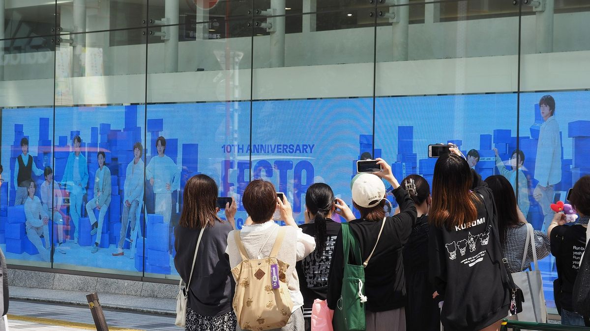 新宿東口の大型ビジョンにBTSの広告