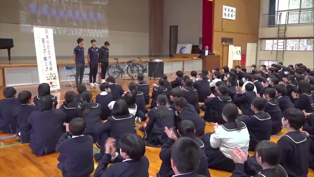 宮崎国スポ自転車ロード競技会場　串間市でプロの自転車競技選手が中学生に講演