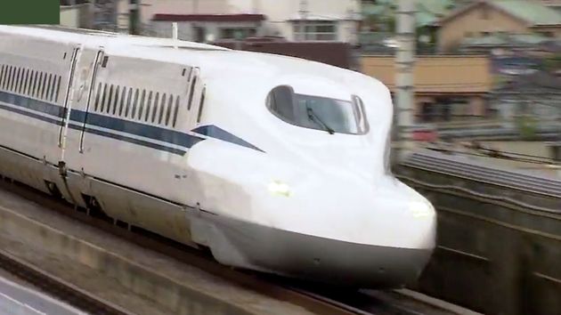 東海道新幹線 三島駅 新富士駅間で運転見合わせ 線路内に人立ち入りとの情報
