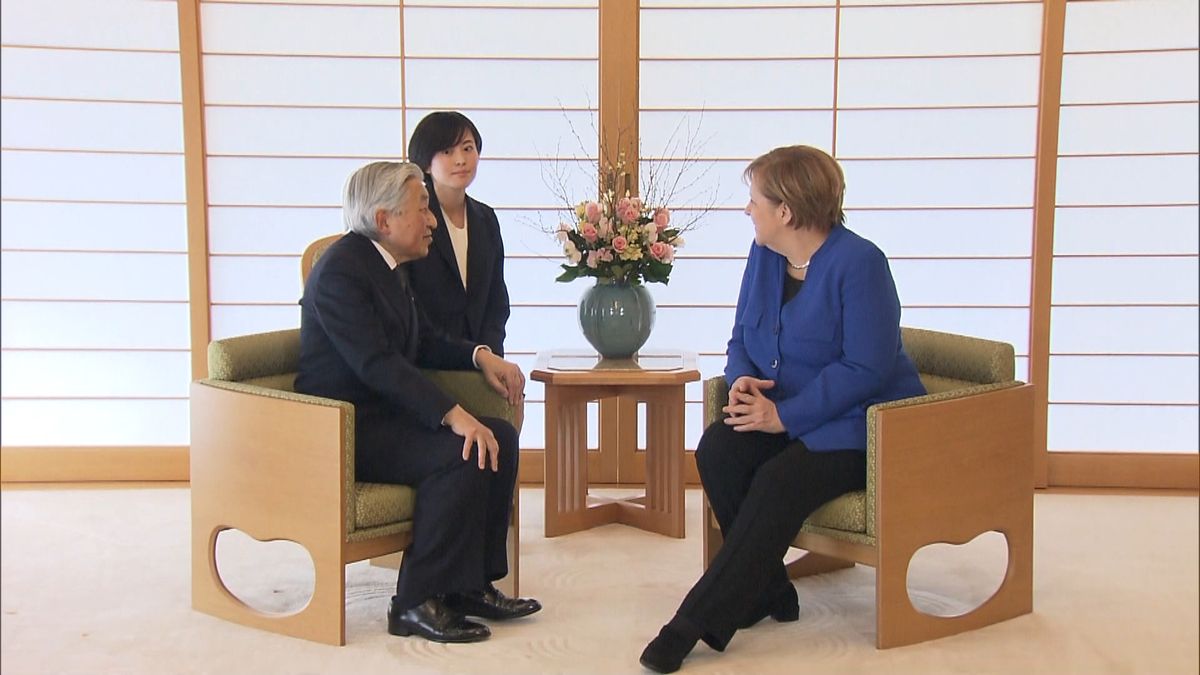 天皇陛下、ドイツ首相と自らの「退位」話す
