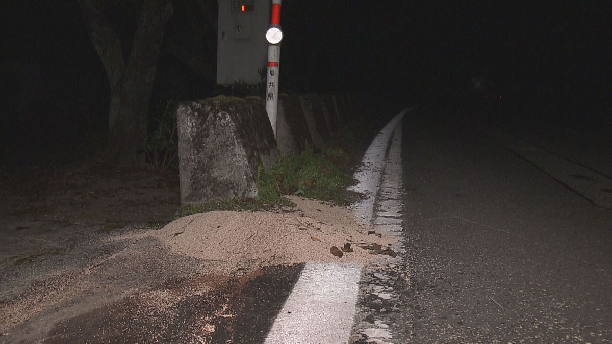 道路脇のブロックに衝突　軽自動車の女性1人死亡　現場はカーブの起点　大野市松丸の県道