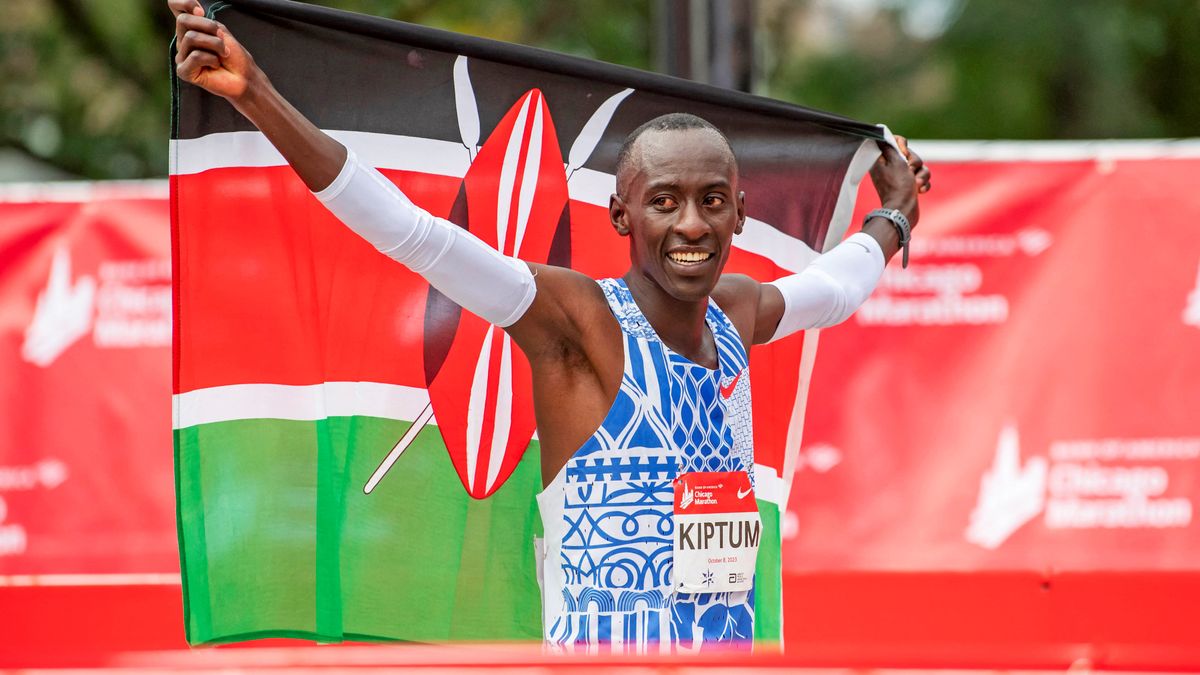 マラソン世界記録更新からわずか4か月...ケニアのキプタムに突然の訃報　世界陸連会長は悲痛な思いつづる
