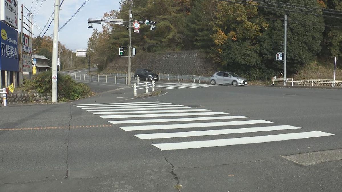 横断歩道を渡っていた男性(77)が乗用車にはねられ死亡　岐阜・可児市