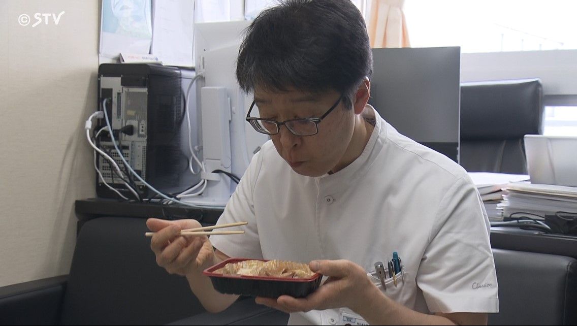 患者に出す食事を試食