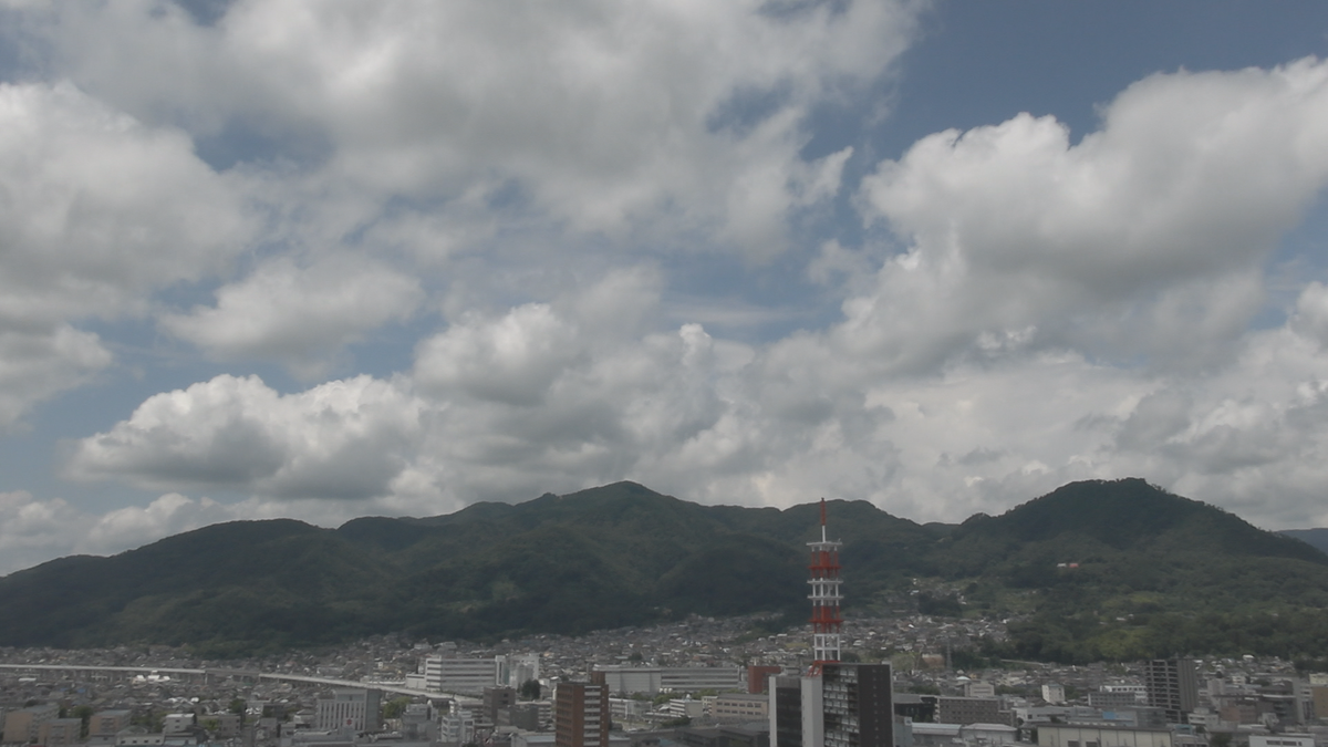 大気の状態非常に不安定　雷を伴った非常に激しい雨が降る所も　土砂災害などに十分注意を