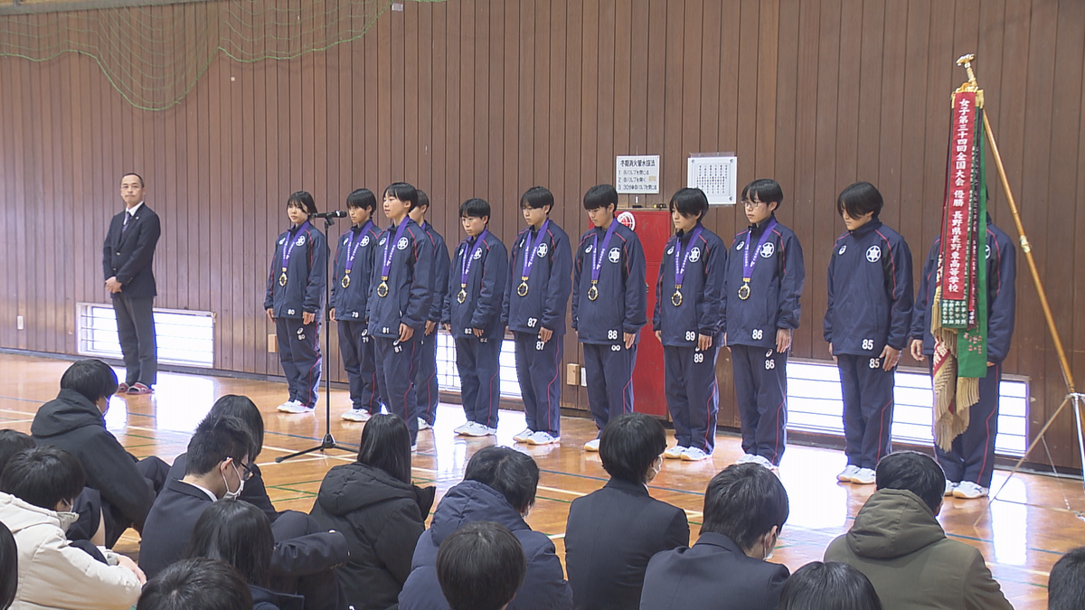 【全国高校駅伝・女子】2年ぶり2回目の優勝 長野東が優勝報告「恩返しができて良かった」