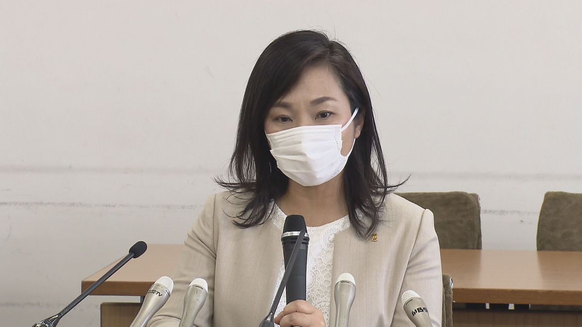 稲村和美氏（2022年）