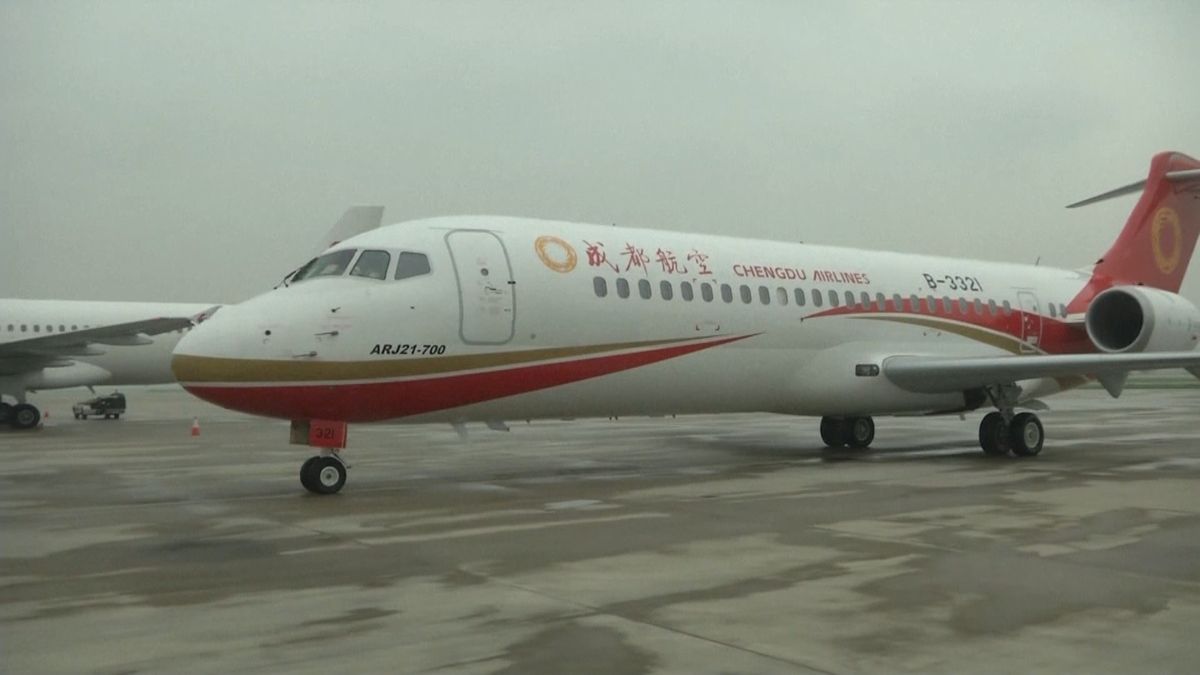 中国初の国産小型ジェット機　営業運航開始