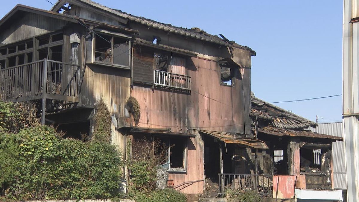 2階建て住宅が全焼し1人死亡　住人の男性か　愛知・豊田市