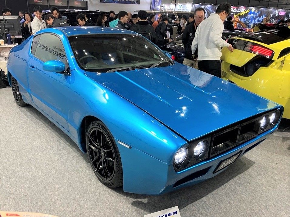 日産京都自動車大学校が展示したカスタムカー『NEO SKYLINE』