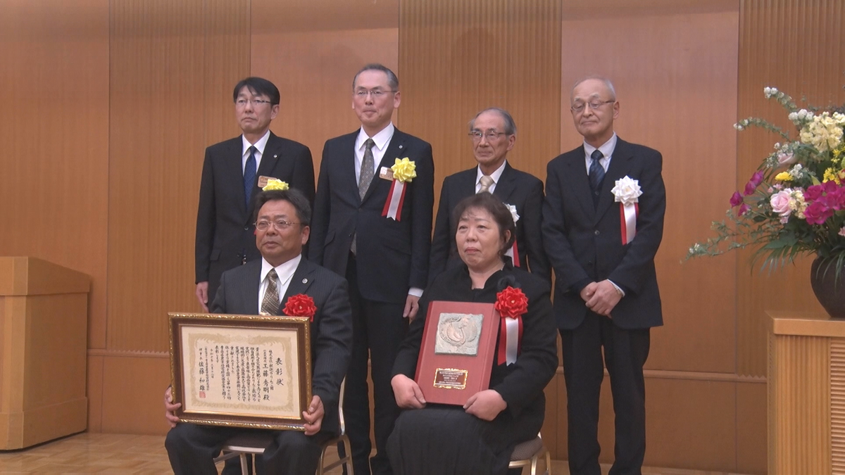 「仲間入りできたことは嬉しい」県農業経営研究協会賞に工藤秀明さん（平川市）　有機肥料を使った独自のりんご栽培