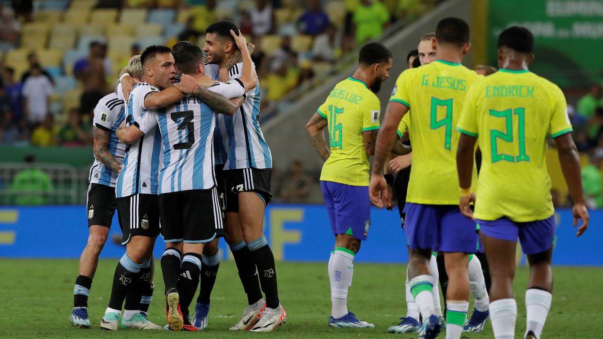 W杯南米予選でアルゼンチンに敗れたブラジル(写真：EPA＝時事)