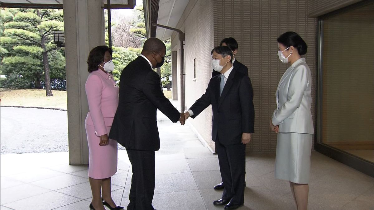 天皇皇后両陛下、アンゴラ大統領夫妻と面会　ともにマスク着用