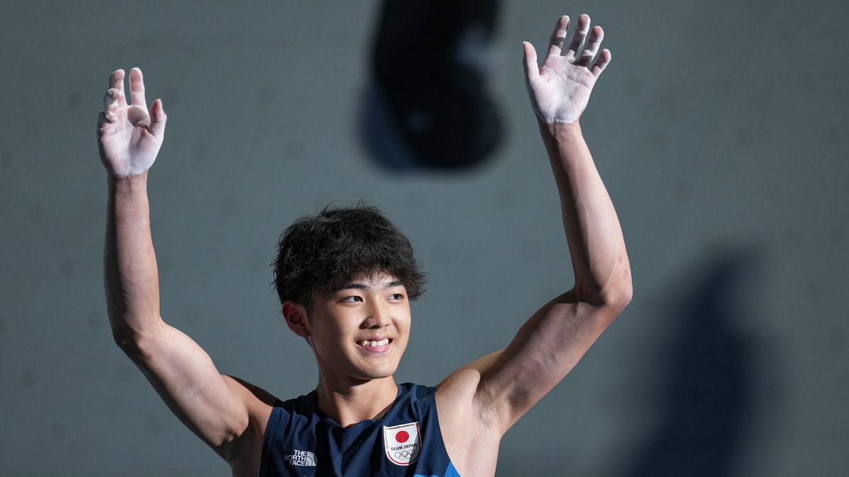 パリ五輪代表に内定した16歳の安楽宙斗選手(写真:アフロスポーツ)
