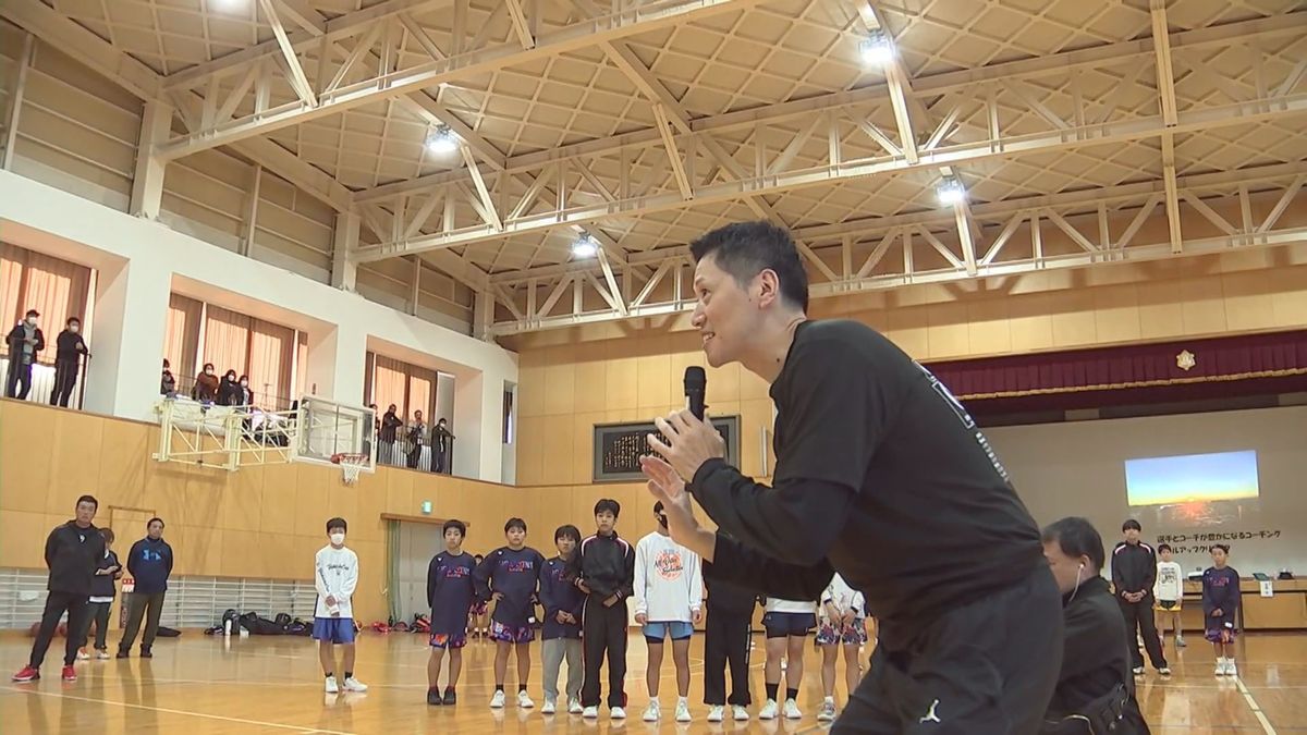 中津市で開かれた恩塚監督のバスケ教室（2023年11月）