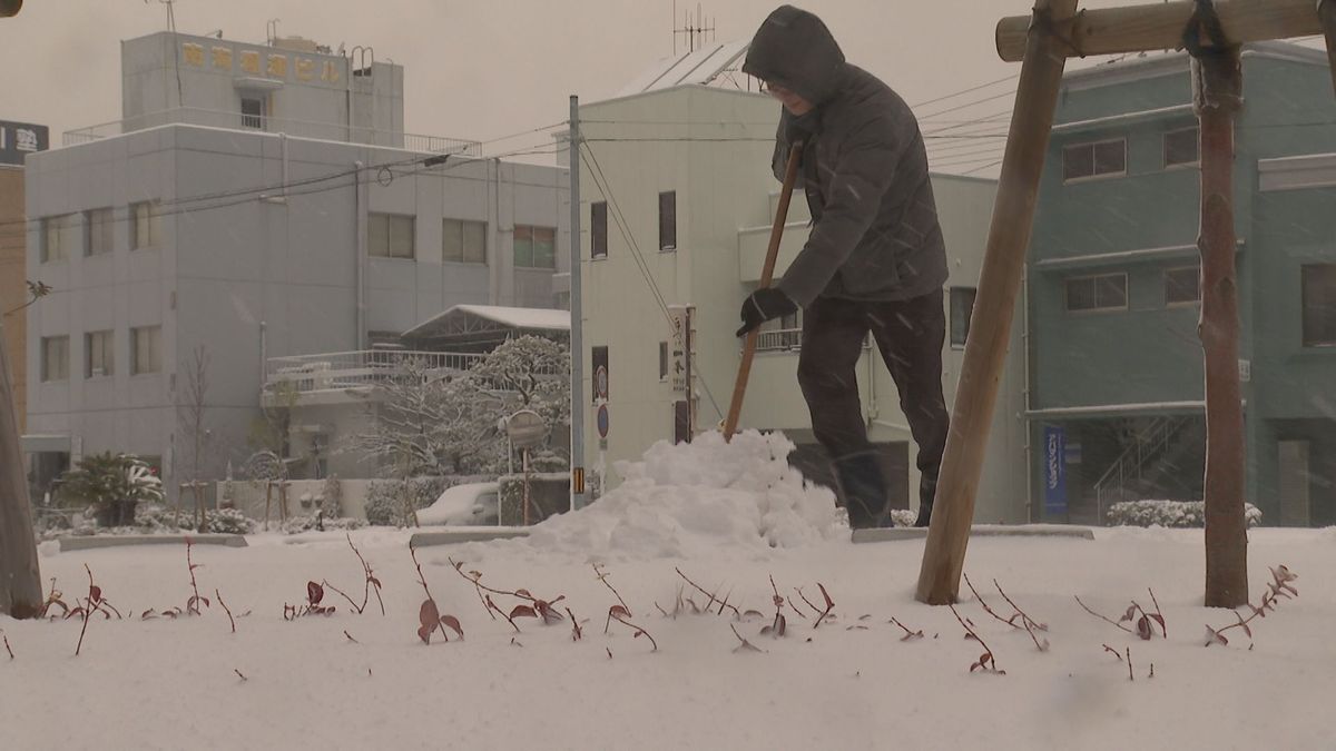 愛媛県内は南予を中心に雪 交通への影響も 路面凍結などに注意