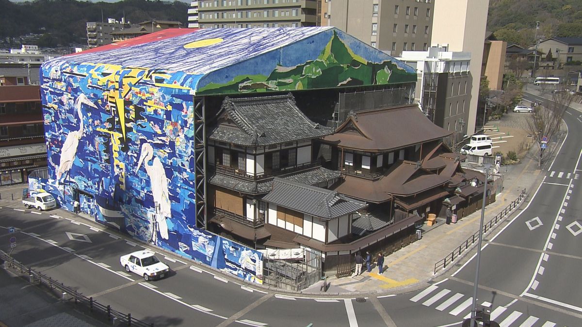 保存修理工事を行っている道後温泉本館