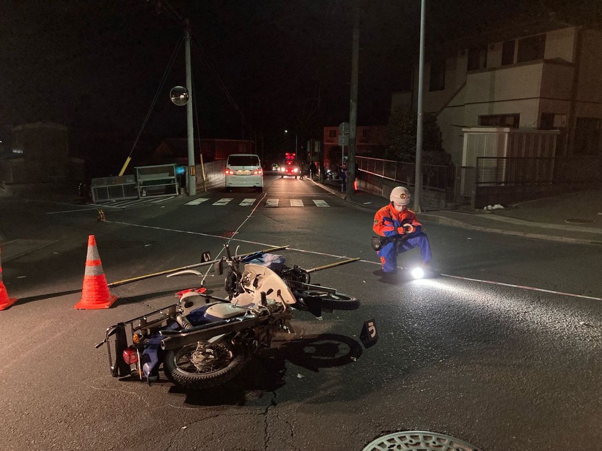 バイクと車の事故　バイク運転の男性が意識不明の重体　＜仙台＞