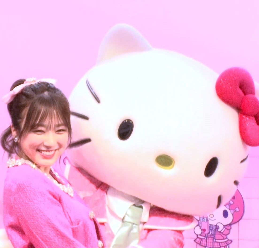 矢吹奈子「今も大事に飾ってます」　ピンクの衣装で“サンリオ愛”を語る