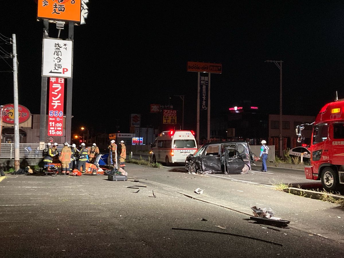 「車が濠に落ちた」未明に乗用車同士の衝突事故　20代女性が死亡＜宮城県名取市＞　