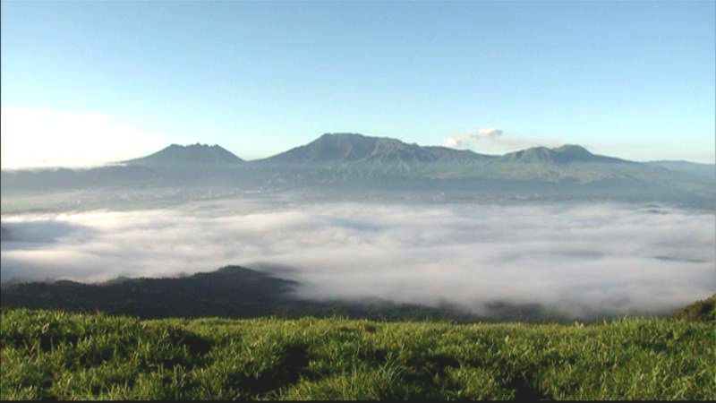 梅雨の晴れ間…阿蘇地方で名物の「雲海」