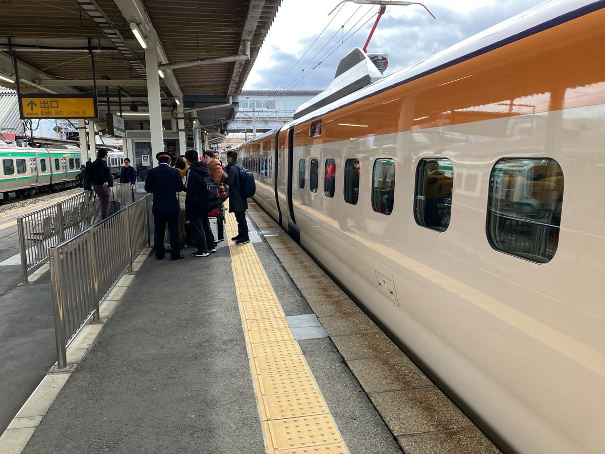 山形新幹線6日午後2時半すぎに運転再開　東北新幹線の車両連結分離の影響で運転見合わせ点検実施