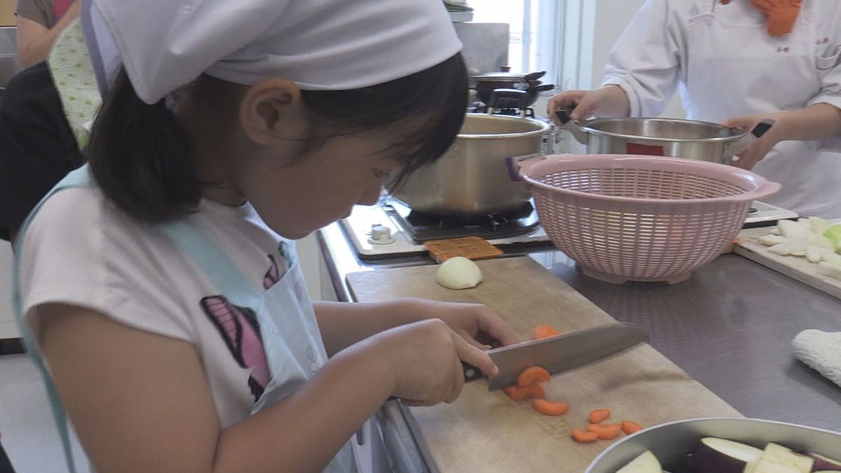 “規格外野菜”でカレー作り　親子で挑戦、フードロス削減へ理解深める　今後は地域の輪づくりも