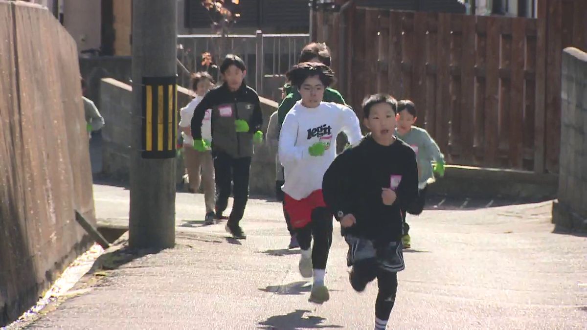 【坂道駆け上がり津波避難の大切さを胸に刻む】釜石・韋駄天競走