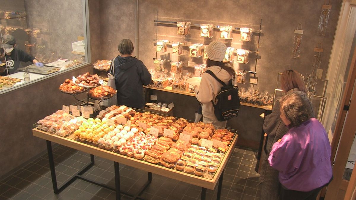 東京　福井　終着駅のある敦賀にも出店　あん食パンが人気のベーカリー店の戦略　