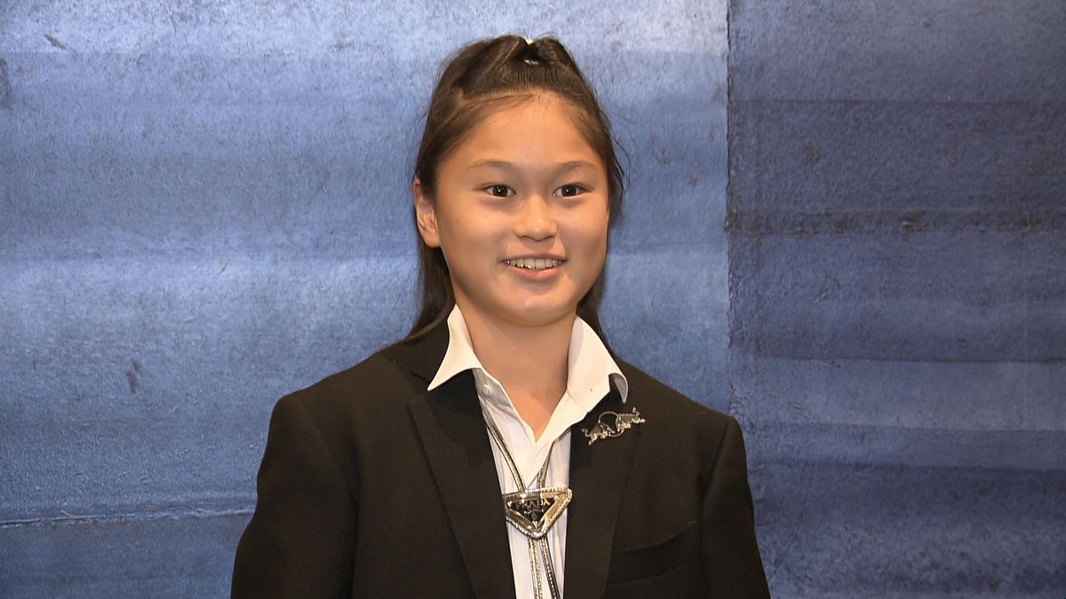 13歳小野寺吟雲がスーツ姿で登場「もっと色々な技ができるように」スケートボード世界選手権銅で文部科学大臣から表彰
