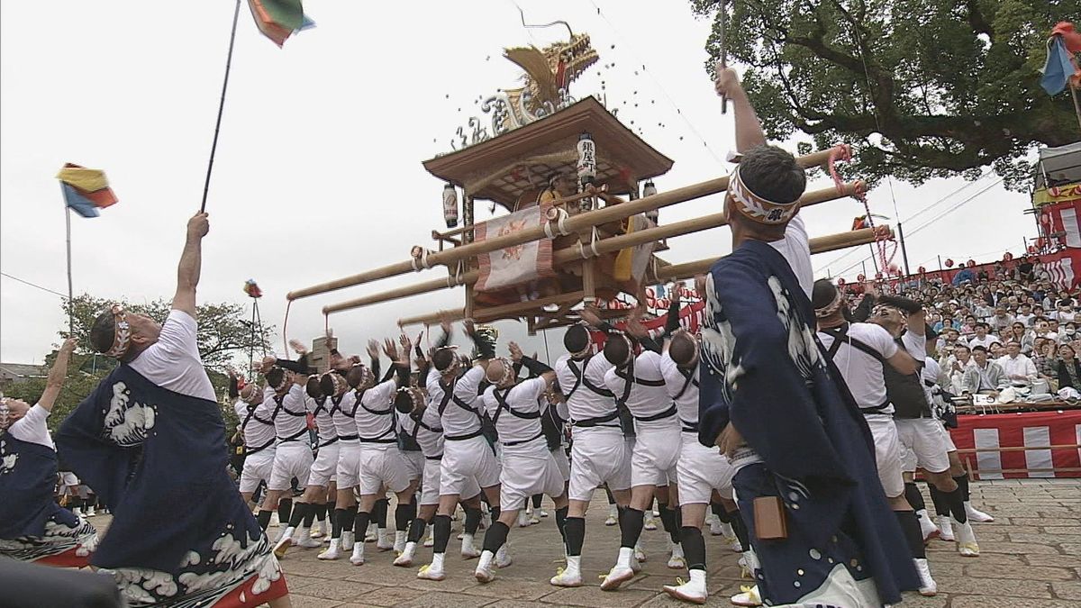 伝えたいのは “心意気”　銀屋町「鯱太鼓」据太鼓で目を覚ます “鯱” が天高く舞い上がる《長崎》