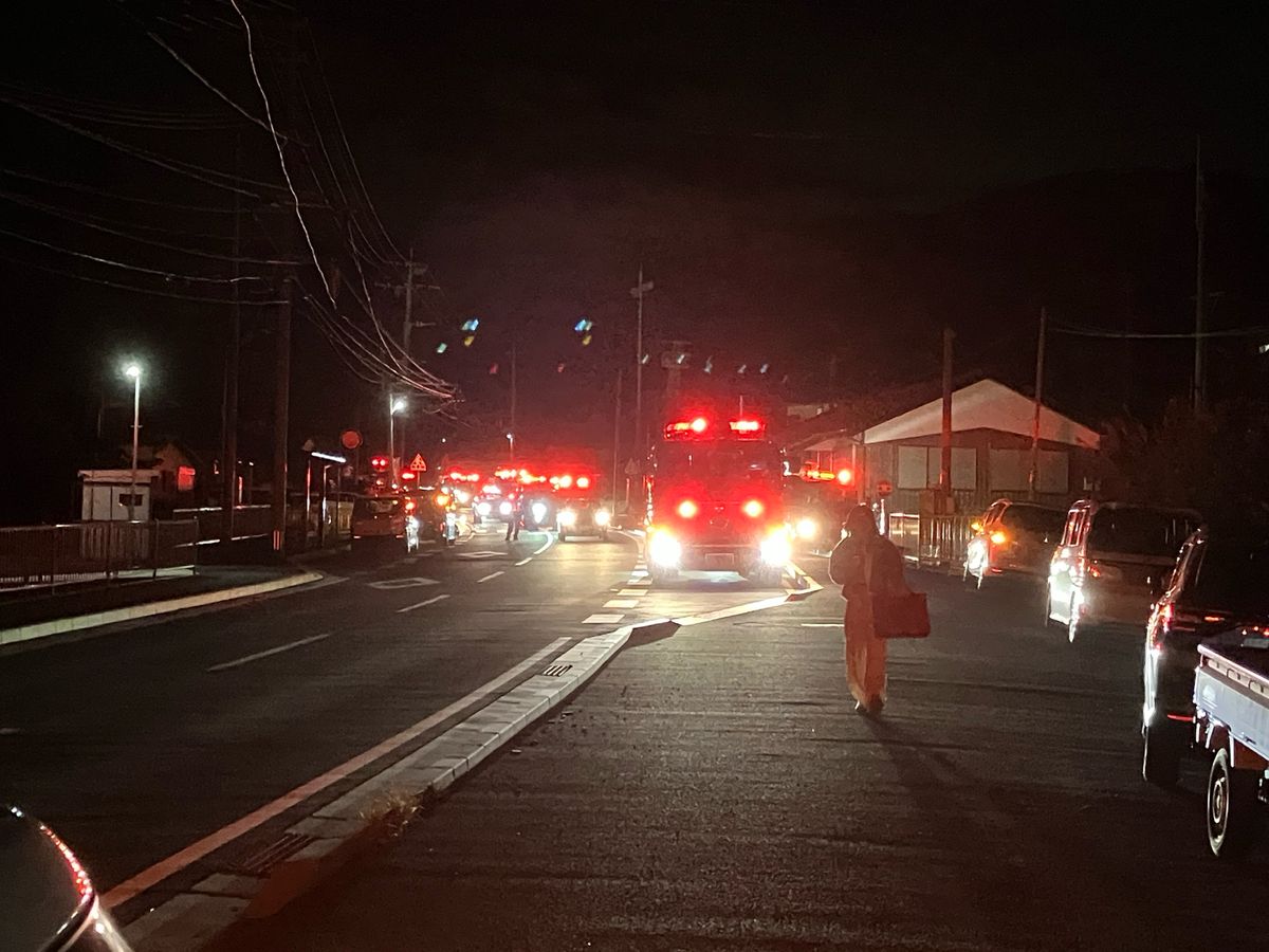 【速報】長崎市黒浜町で建物火災  消防による消火活動中《長崎》