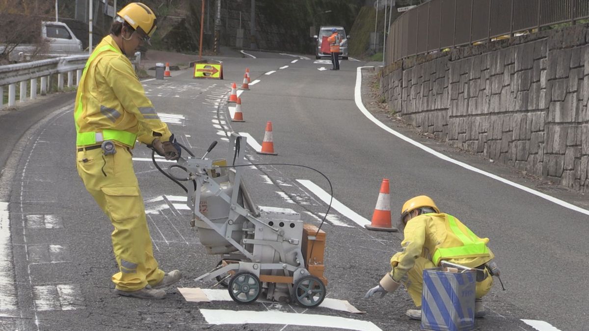 くっきり見やすい白線に　新年度にあわせて路面表示も化粧直し