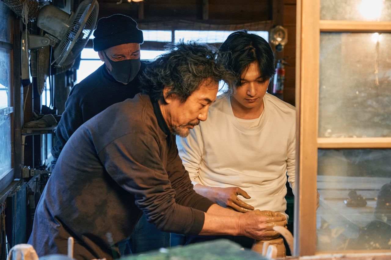 吉沢亮が役所広司の陶芸の腕前に驚き　映画撮影のため一緒に陶芸練習　