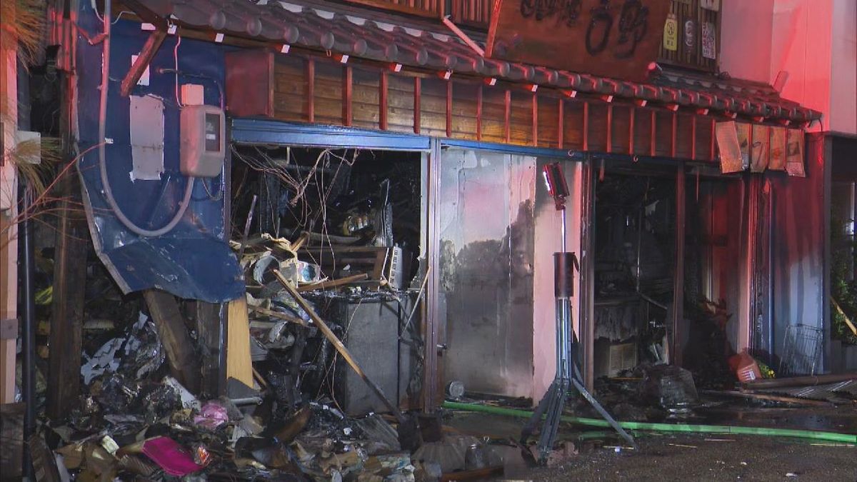 豊川稲荷すぐ近くの飲食店で火事　隣の店舗に延焼　けが人なし　愛知・豊川市