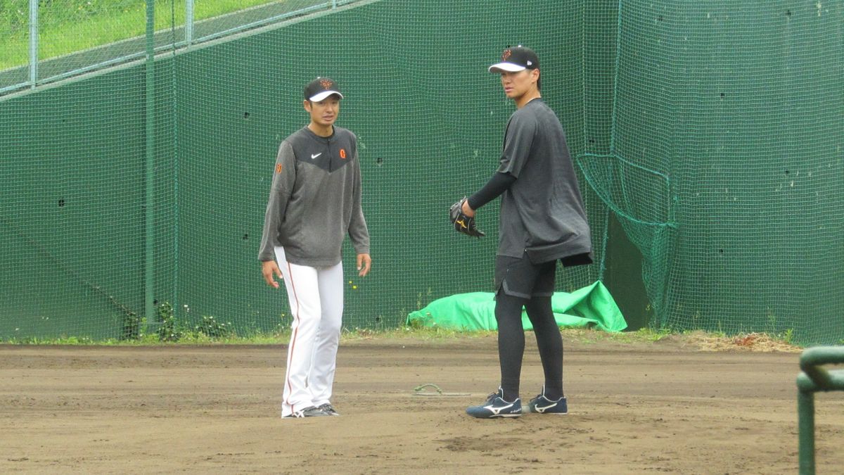 休養日の19日にもジャイアンツ球場で確認作業をする鈴木康平投手