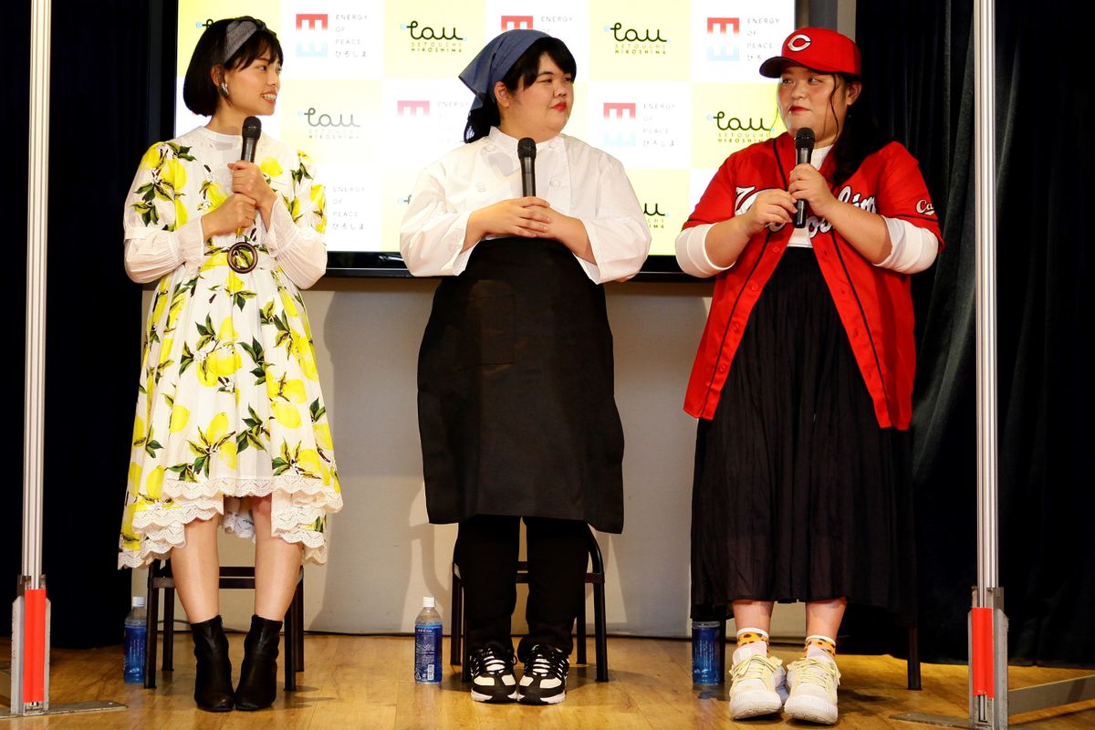 （左から）ぼる塾のきりやはるかさん、あんりさん、田辺智加さん