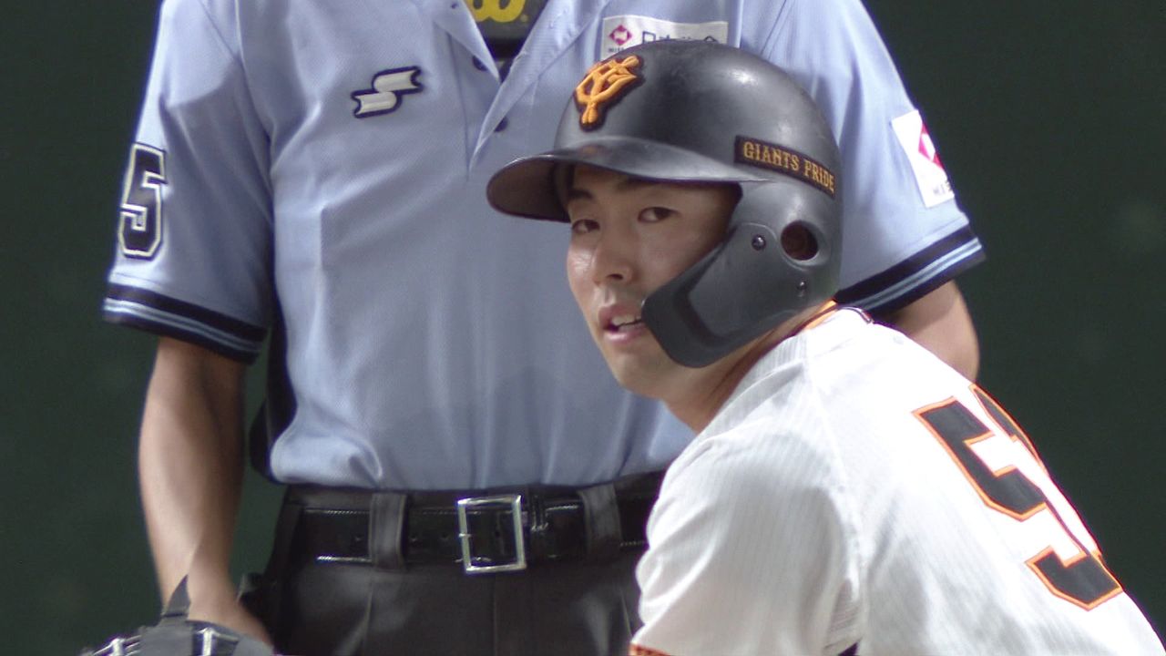 巨人 ドラフト1位ルーキーの浅野翔吾が代打で登場 強い当たりも