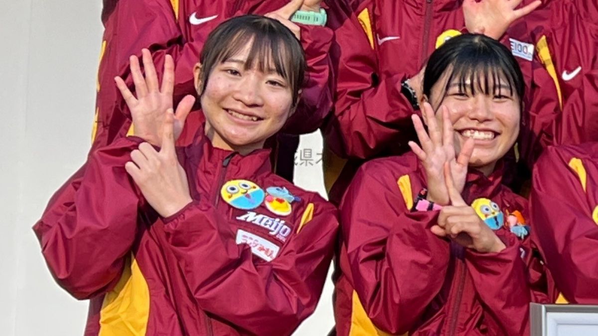 名城大・1区区間賞の米澤奈々香選手(左)、2区区間賞の石松愛朱加選手(右)