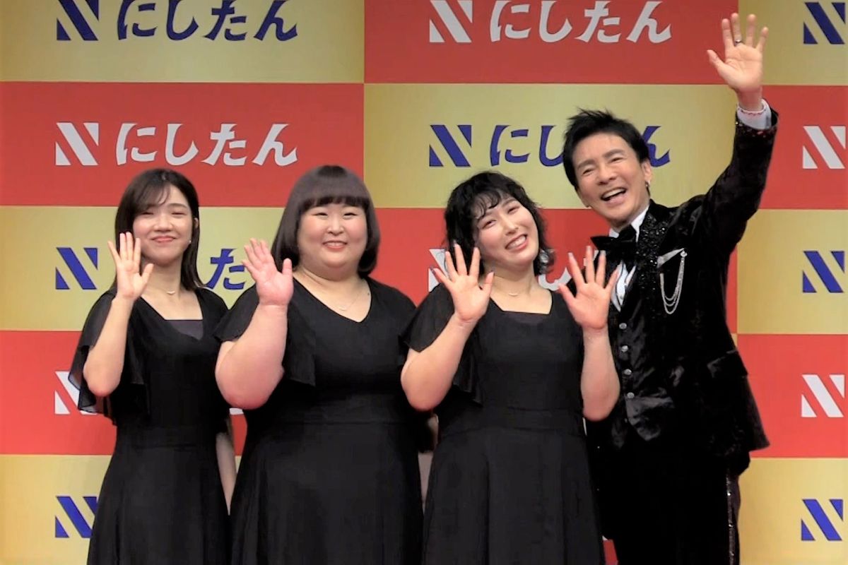 （左から）福田麻貴さん、かなでさん、ゆめっちさん、郷ひろみさん