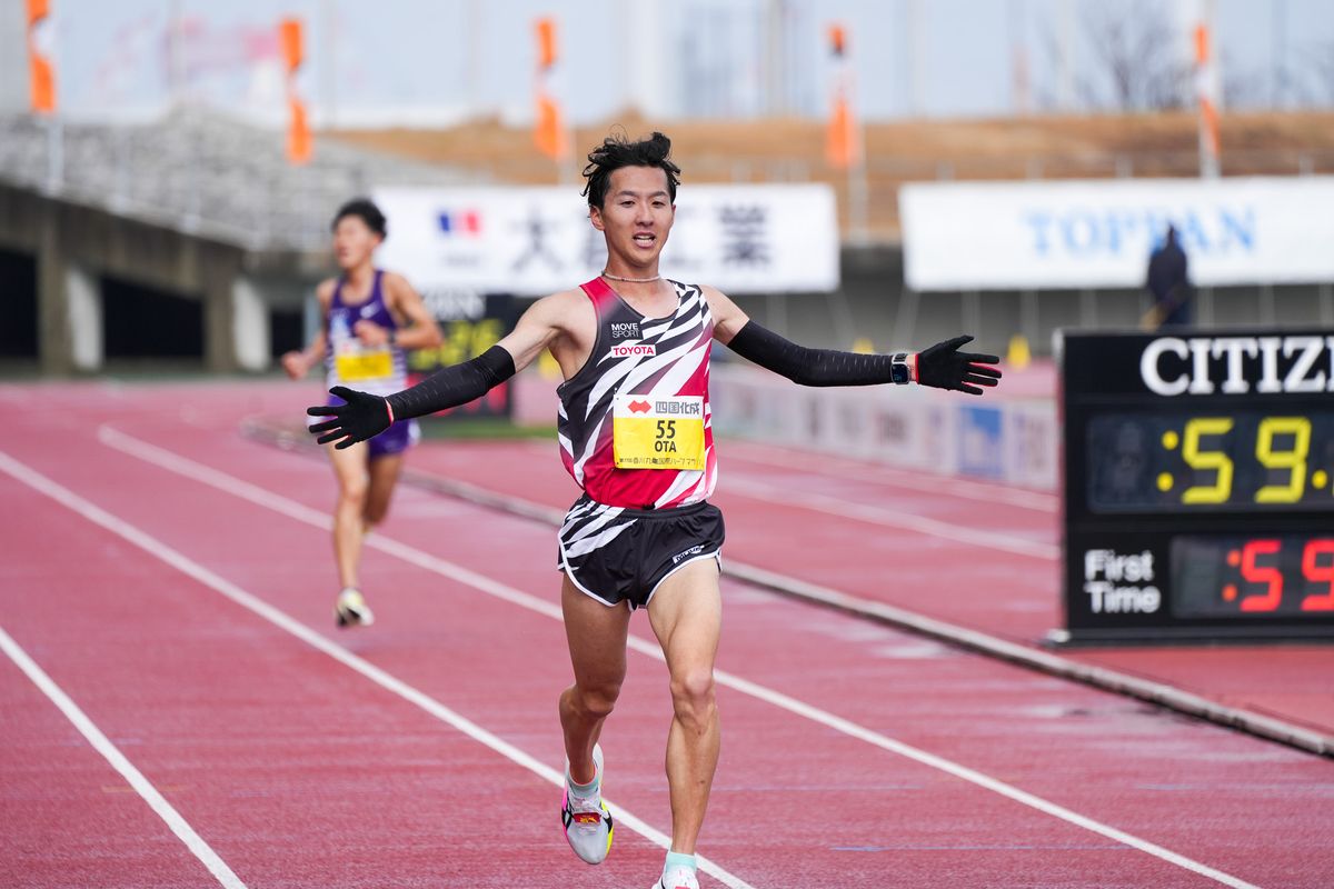 太田智樹が日本新に「自信」　篠原倖太朗は学生新も「悔しい」　香川丸亀ハーフは歴史的な高速レースに