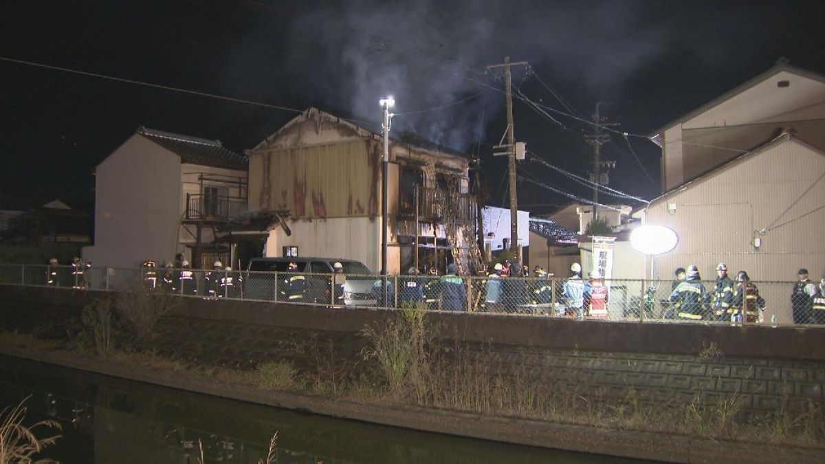 未明に木造2階建て住宅が全焼する火事 　住人とみられる1人暮らしの男性と連絡取れず　愛知・あま市