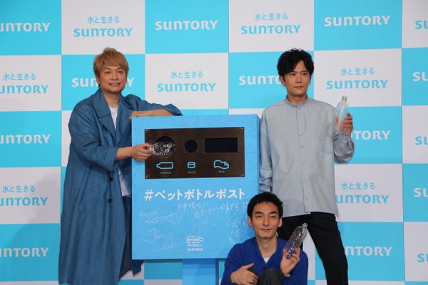 （左から）香取慎吾さん、草彅剛さん、稲垣吾郎さん