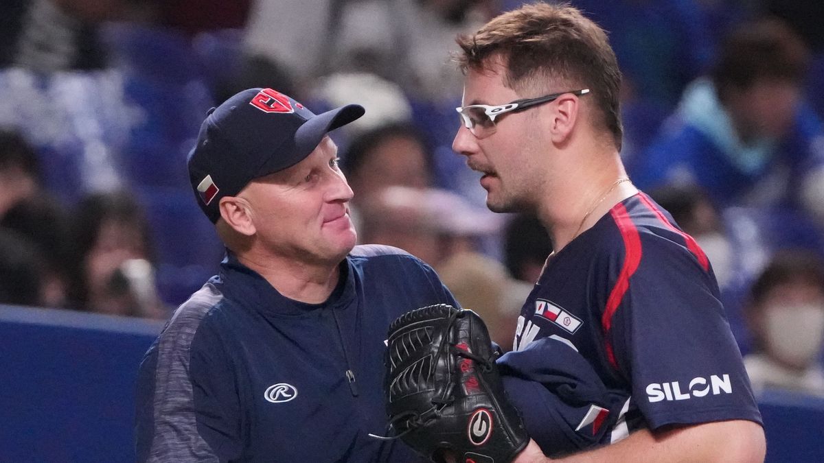 チェコ代表・ハジム監督（左）とパディサック投手（右）（写真：日刊スポーツ/アフロ）