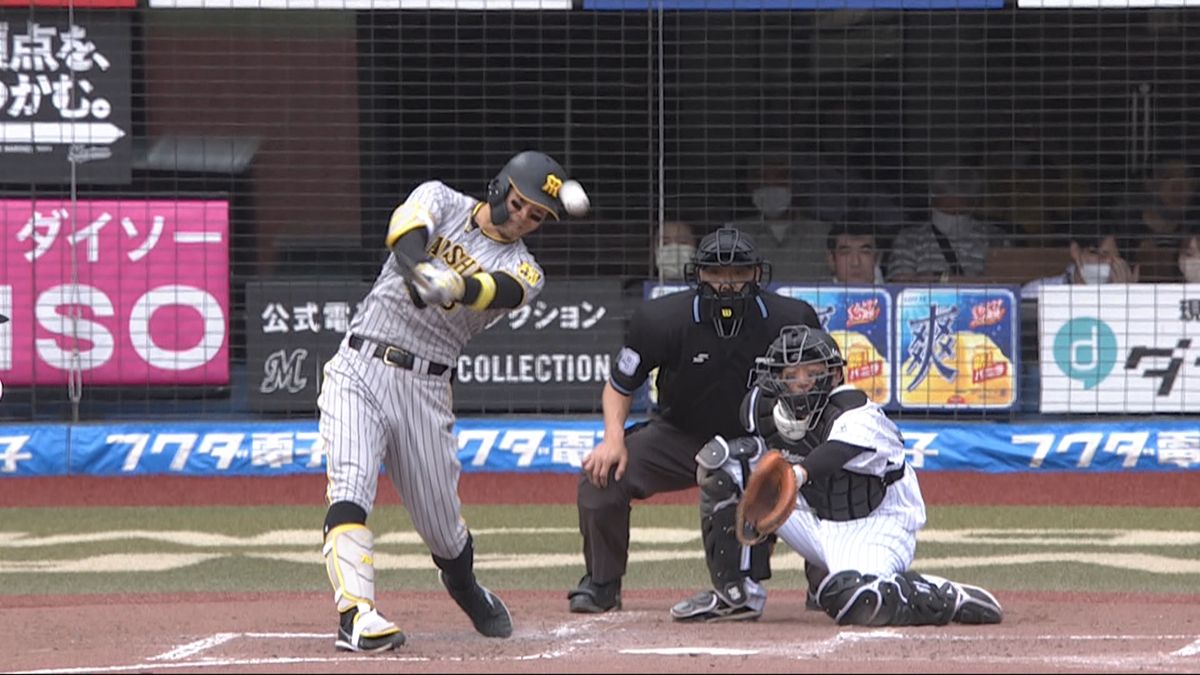 「今日は安心して見れるかな」4番・佐藤輝明のタイムリー三塁打で阪神がリードを4点に広げる