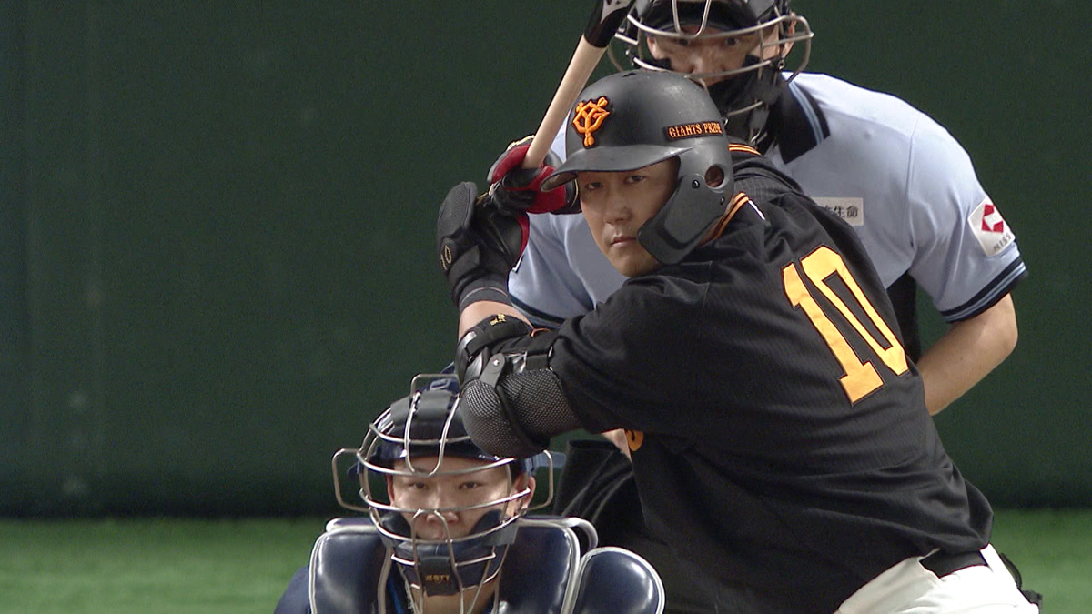 「野球少年のお手本だなぁ」巨人・中田翔　先制につながる四球もぎ取る　11球の粘り